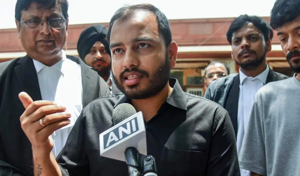 सीसीपीए ने फिजिक्सवाला और मैक्एफी पर लगाया जुर्माना, डार्क पैटर्न के लिए कार्रवाई