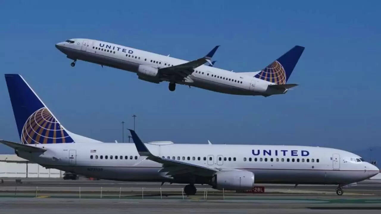 अमेरिका में हवाई यात्रा में संकट: उड़ानें रद्द होने से यात्रियों को परेशानी