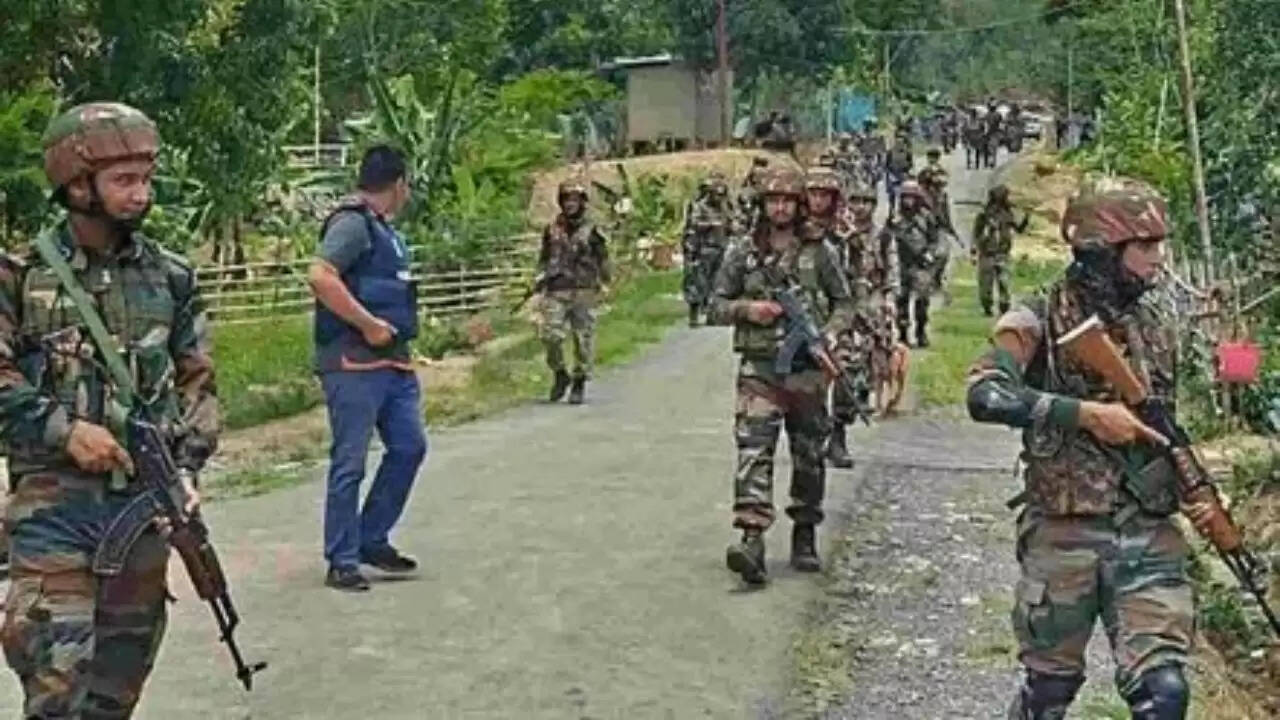 मणिपुर में सुरक्षाबलों की बड़ी सफलता: पांच उग्रवादी गिरफ्तार