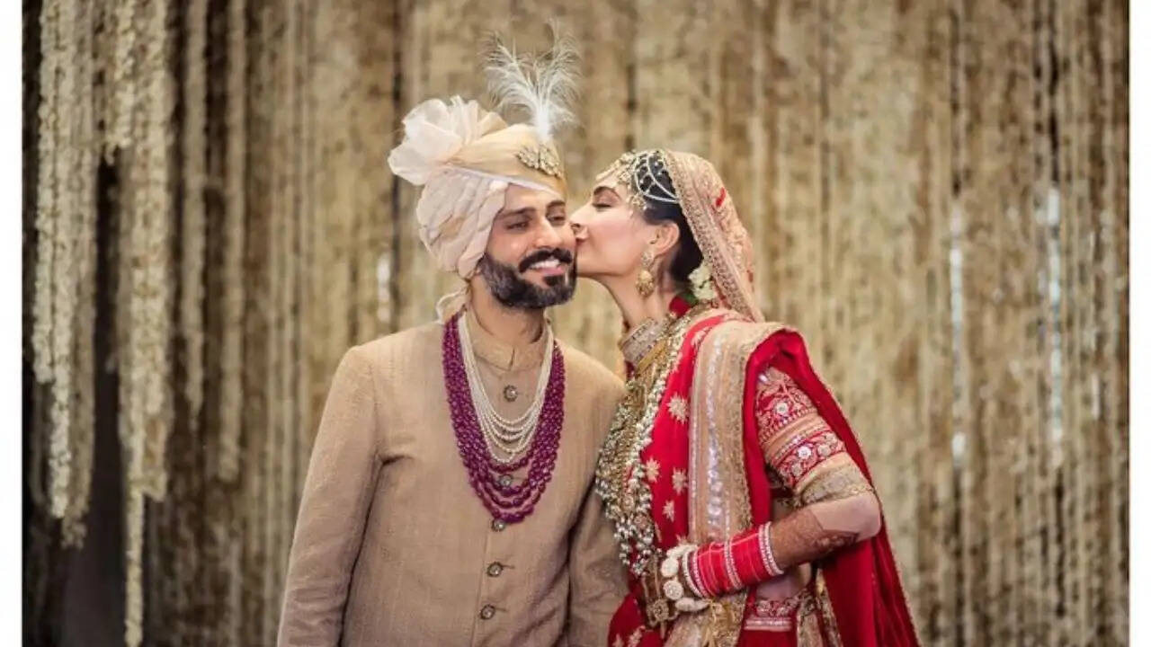 सोनम कपूर ने अपने दूसरे बेटे का नाम रखा रुद्रलोक, जानें नाम का अर्थ