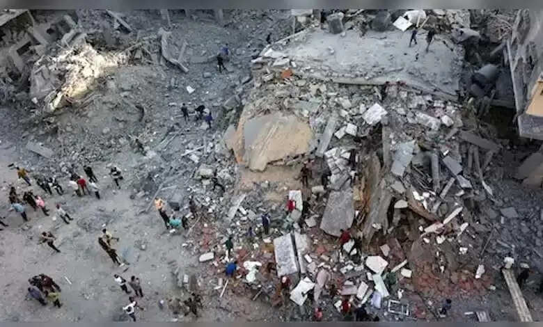 गाजाः इजराइली हमले में एक ही परिवार के आठ लोगों की मौत