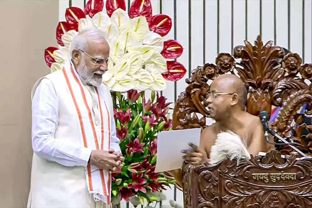 प्रधानमंत्री मोदी ने आचार्य विद्यानंद महाराज की जयंती पर दी श्रद्धांजलि