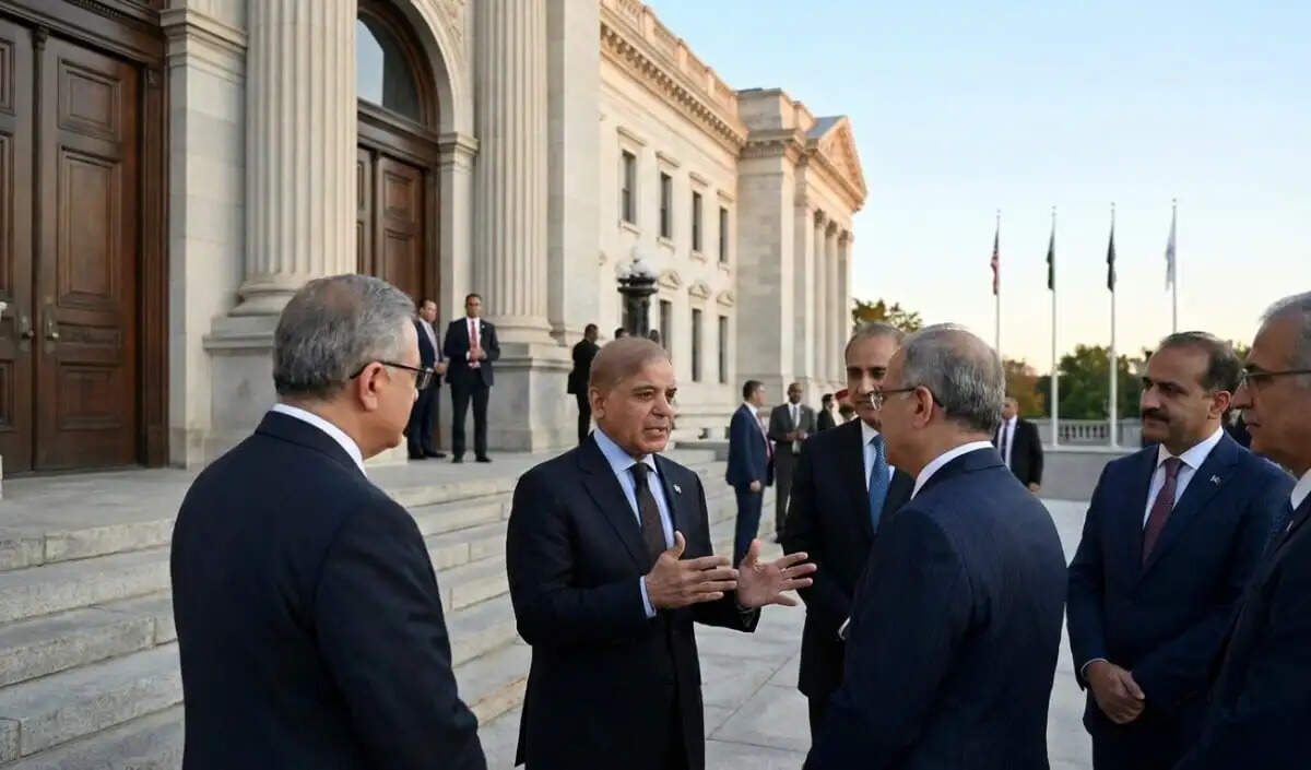 पाकिस्तान में अमेरिका-ईरान वार्ता से पहले दो दिन की छुट्टी की घोषणा