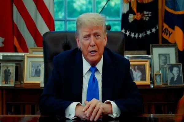 अमेरिका की नई इमिग्रेशन नीति: प्रतिबंधित देशों के लिए ग्रीन कार्ड प्राप्त करना होगा कठिन