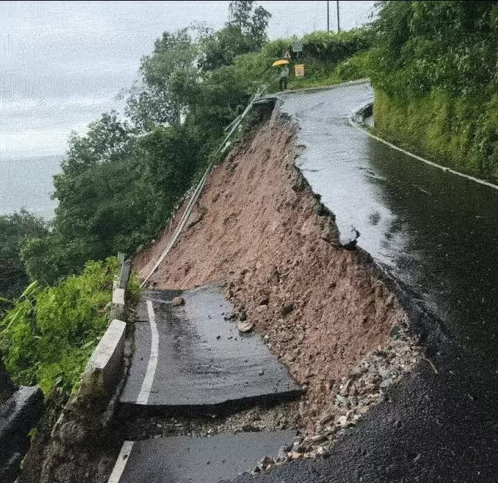 उत्तर बंगाल आपदा : मातमगाह बनी मॉडल विलेज, बाढ़ में बह गए लोगों के सपने