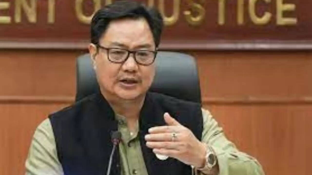 संसद का मानसून सत्र: सरकार ने चर्चा के लिए खोला दरवाजा