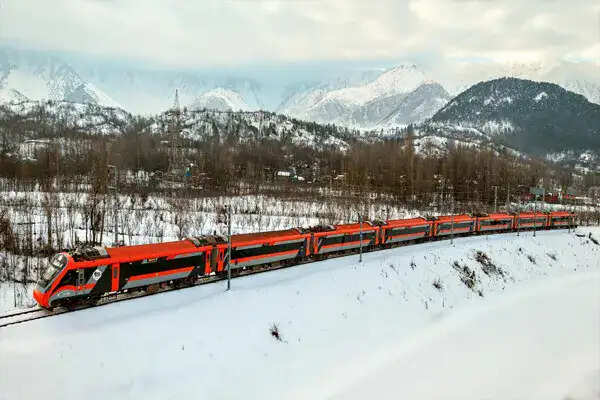 जम्मू से श्रीनगर तक वंदे भारत एक्सप्रेस का नया विस्तार