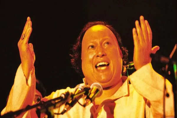 नुसरत फतेह अली खान का गाना: पिता-बेटी के रिश्ते की गहराई