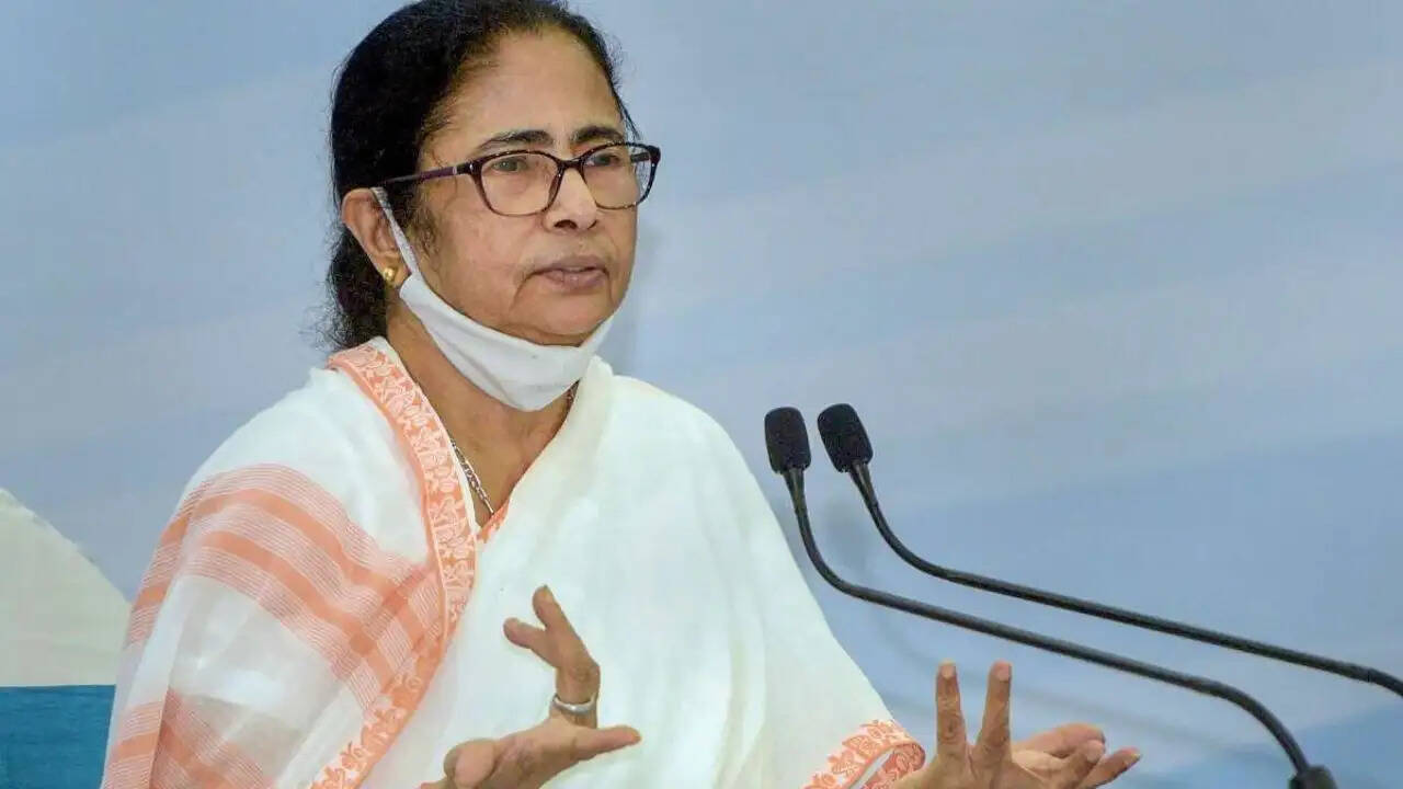 क्या TMC के सांसद BJP में शामिल होने की तैयारी कर रहे हैं? जानें बंगाल की राजनीति में उठते सवाल