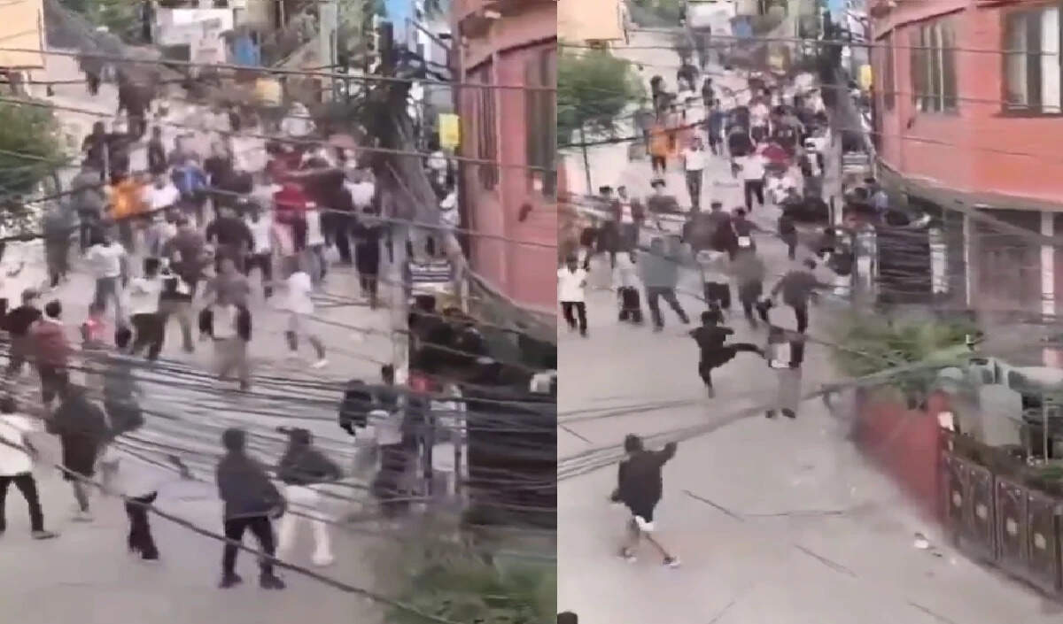 नेपाल में सरकार विरोधी प्रदर्शनों के बीच प्रधानमंत्री ओली का इस्तीफा