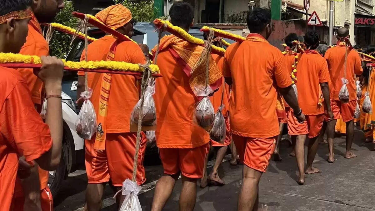 गाजियाबाद में बारिश ने मौसम को किया सुहाना, कांवड़ियों को मिली राहत