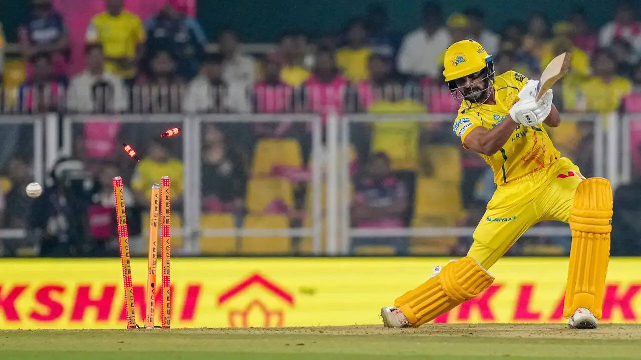 IPL 2026: पावरप्ले में विकेट गिरने का असर और टीमों की स्थिति