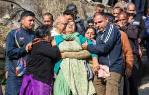 Wing Commander Namnash Syal का अंतिम संस्कार: पत्नी अफशां की आंखों में गर्व और दुख