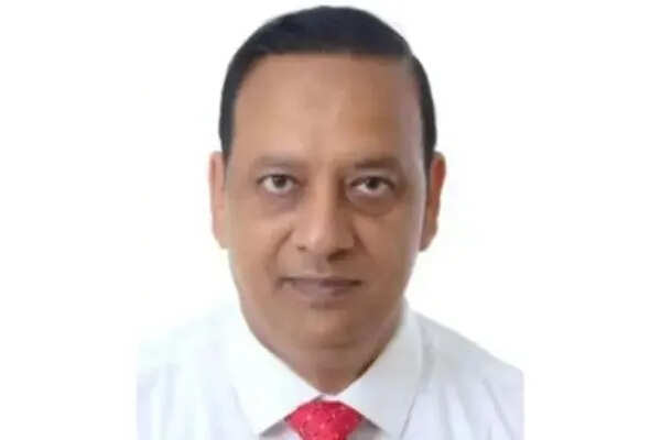 नोएडा में 17वीं मंजिल से गिरकर इंडियन ऑयल के एग्जीक्यूटिव डायरेक्टर की मौत