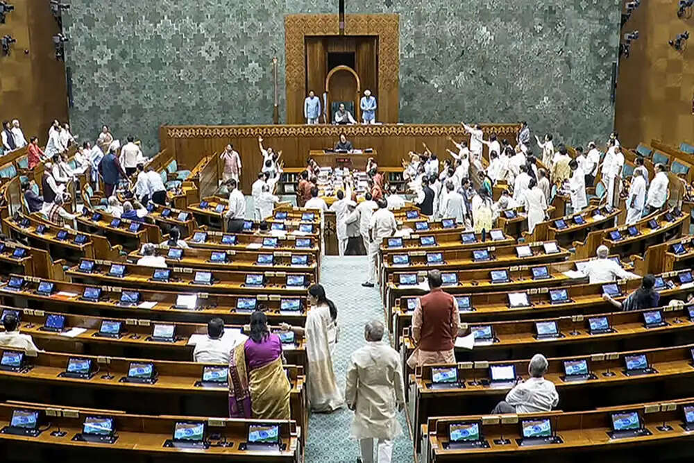 महिला आरक्षण विधेयक में संशोधन: लोकसभा सीटों की संख्या बढ़ाने का प्रस्ताव