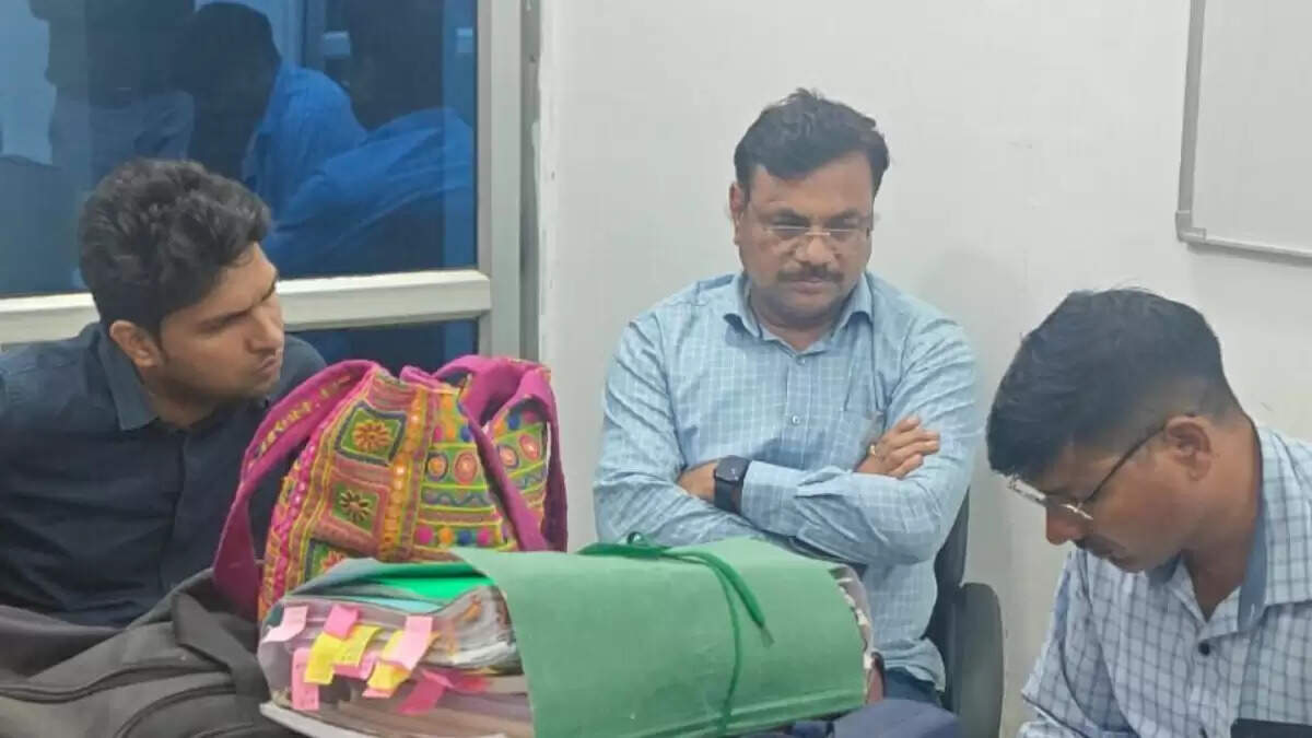 जयपुर में ACB की कार्रवाई: ASP जगराम मीणा की कार से बरामद हुए 9.35 लाख रुपये