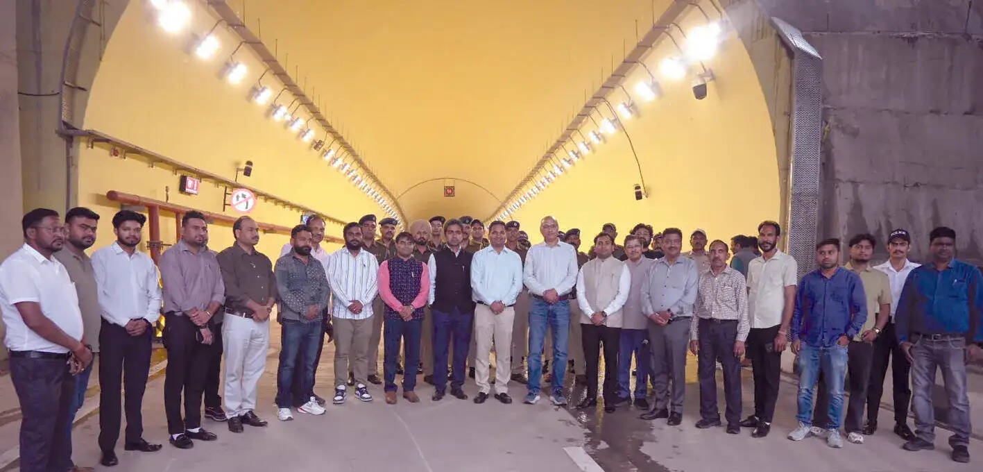 कीरतपुर-नेरचैक फोरलेन पर पहली ट्विन ट्यूब टनल का सफल परीक्षण