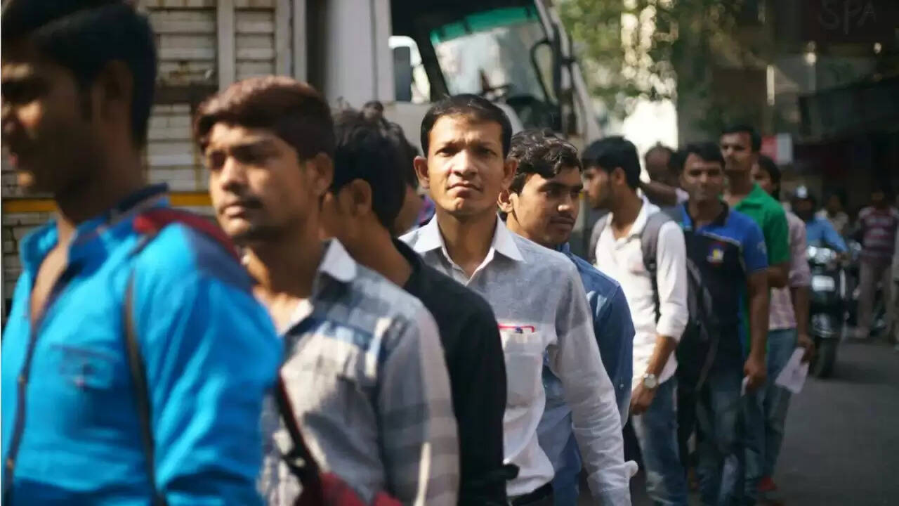 भारत में बेरोजगारी दर में गिरावट: जुलाई 2025 के आंकड़े