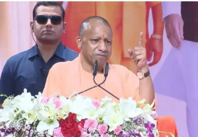 योगी आदित्यनाथ ने लखनऊ में विकास की नई योजनाओं का किया उद्घाटन