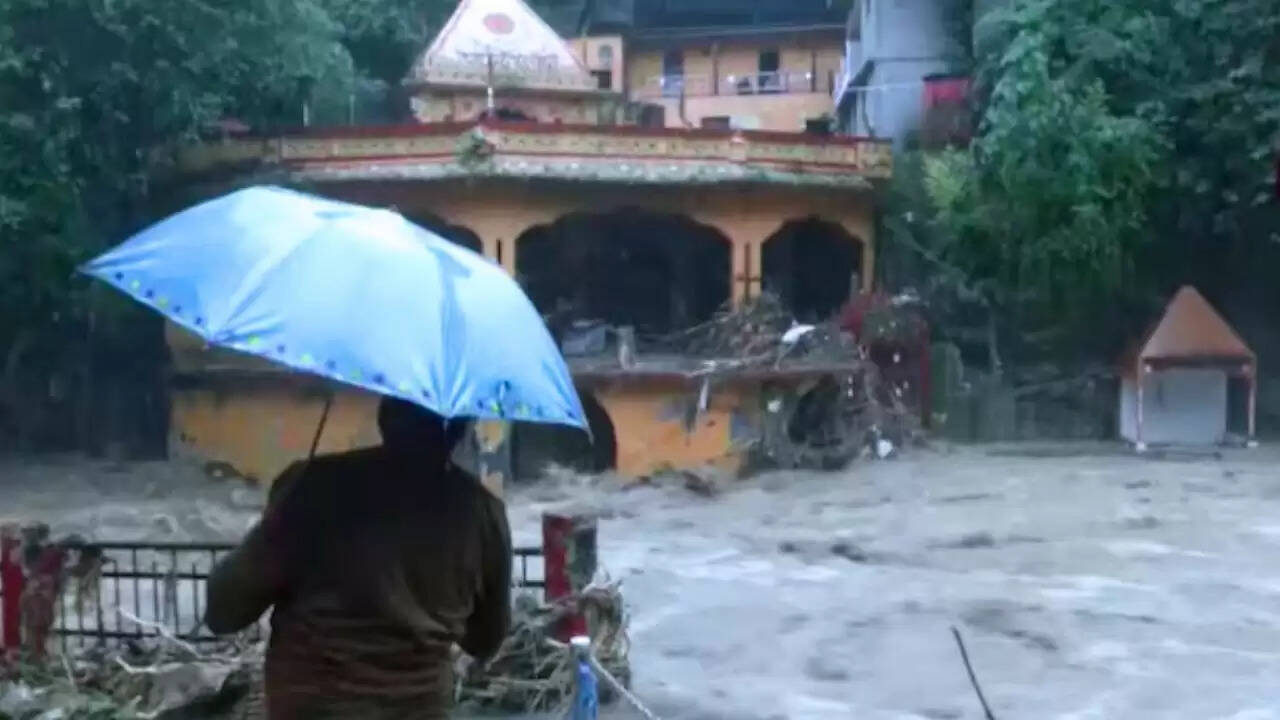 उत्तराखंड में बादल फटने से आई तबाही: जानें क्या हुआ?