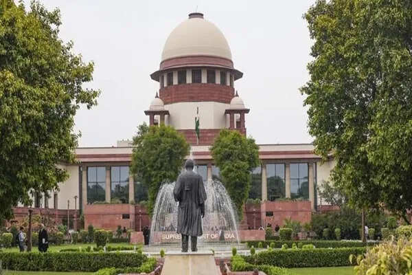 सुप्रीम कोर्ट ने संविधान की अहमियत पर की चर्चा, नेपाल और बांग्लादेश के हालात का जिक्र