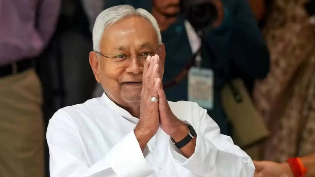 बिहार में नीतीश कुमार का नया राजनीतिक कदम: अगड़ी जातियों के लिए आयोग की स्थापना