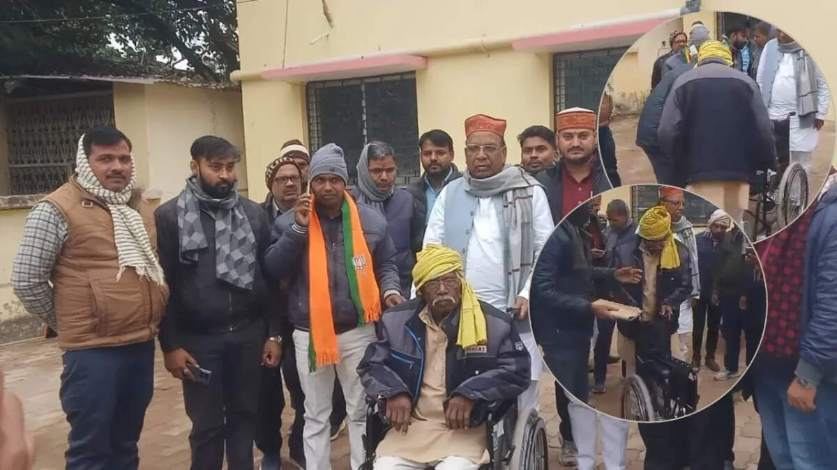 सुल्तानपुर में विधायक ने स्वस्थ व्यक्ति को दी व्हीलचेयर, प्रशासन पर उठे सवाल