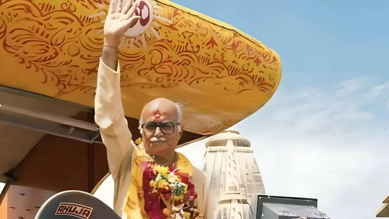 लाल कृष्ण आडवाणी के 98वें जन्मदिन पर प्रधानमंत्री मोदी और भाजपा नेताओं की शुभकामनाएं