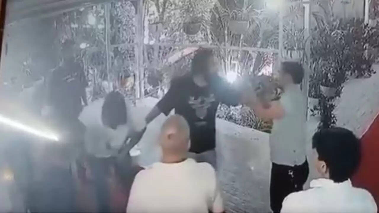 उत्तराखंड में होटल में बदमाशों का उत्पात, मैनेजर पर हमला