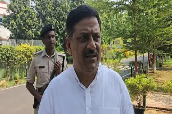 जेडीयू सांसद संजय झा ने एनकाउंटर मामले पर उठाए सवाल