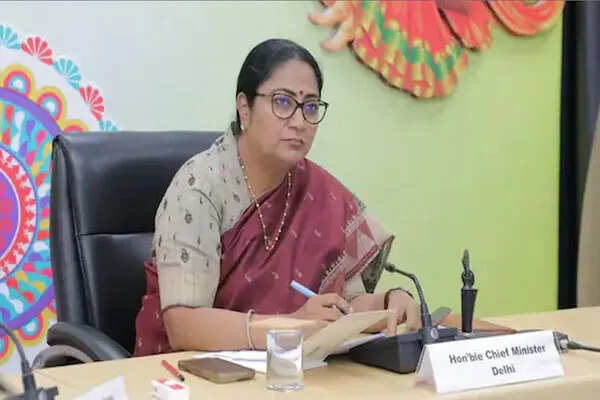 दिल्ली सरकार ने प्रो. मल्होत्रा के निधन पर एक दिन का राजकीय शोक घोषित किया