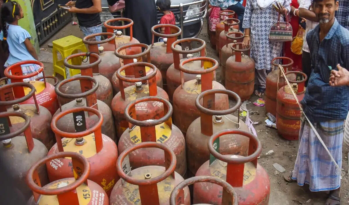 भारत में LPG की खपत में मार्च में 13% की कमी, संघर्ष का असर