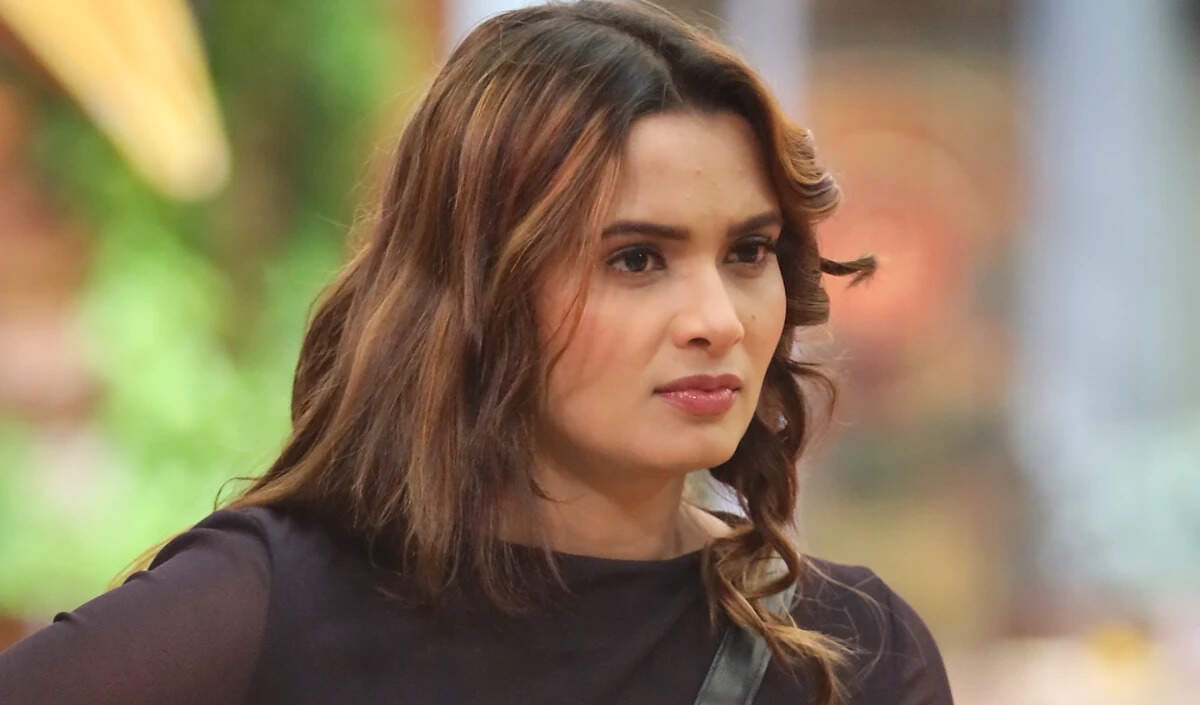 नीलम गिरी की 'बिग बॉस 19' यात्रा: भावनात्मक पल और भविष्य की योजनाएँ