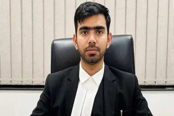 दिल्ली में जज अमन कुमार शर्मा की आत्महत्या: पिता के चौंकाने वाले खुलासे