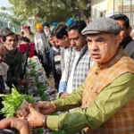 फरीदाबाद में 5 लाख फूलों के पौधों का वितरण कार्यक्रम