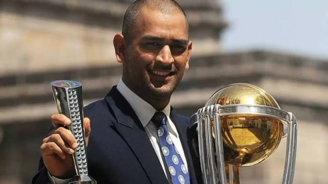 महेंद्र सिंह धोनी का 44वां जन्मदिन: फैंस ने दी शुभकामनाएं