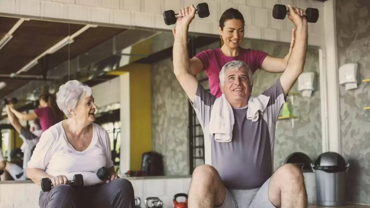 क्या आप जानते हैं कि आपकी उम्र के अनुसार एक्सरसाइज की कितनी आवश्यकता है?