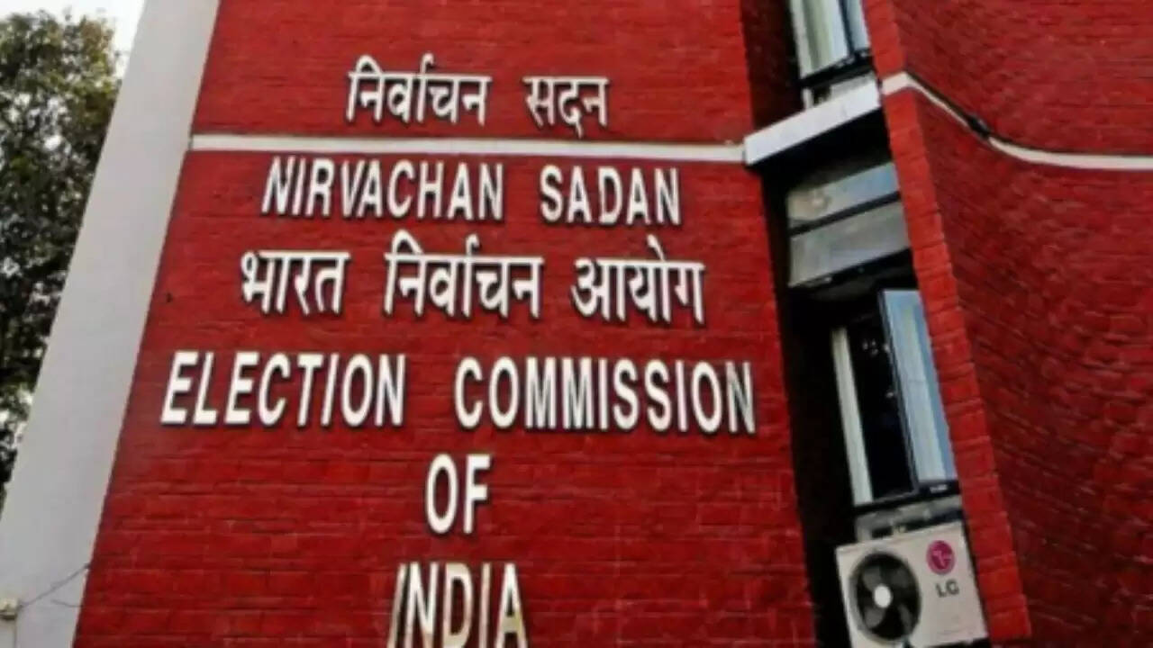 बिहार विधानसभा चुनाव 2025 में चुनाव आयोग का विवादास्पद फैसला