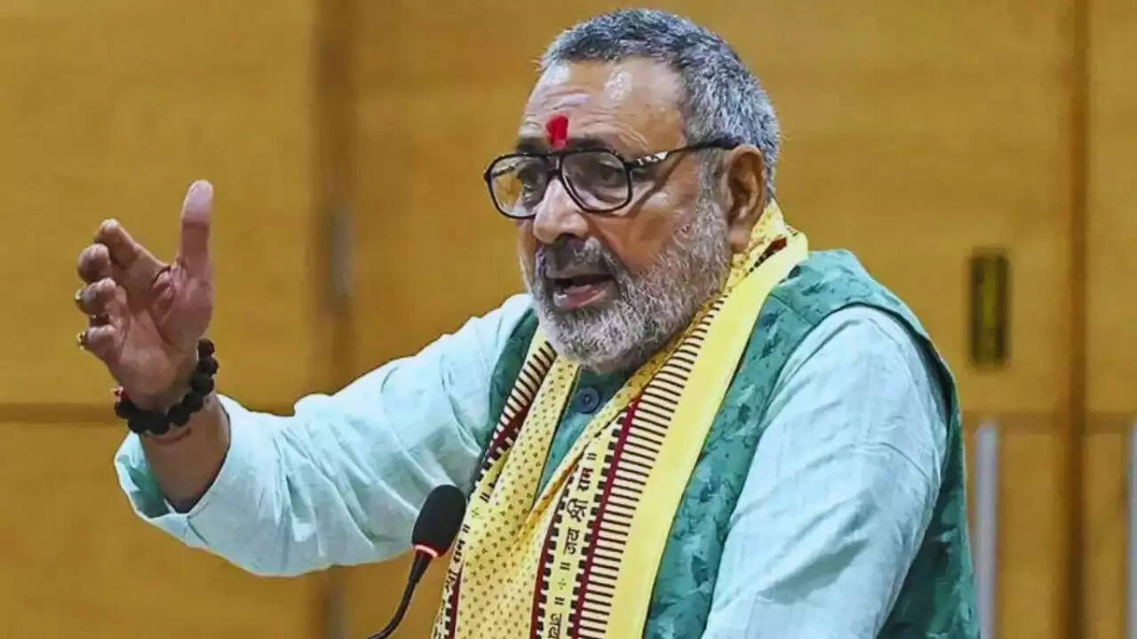 बिहार चुनाव में NDA की जीत: गिरिराज सिंह ने कहा, 'अब बंगाल की बारी'!