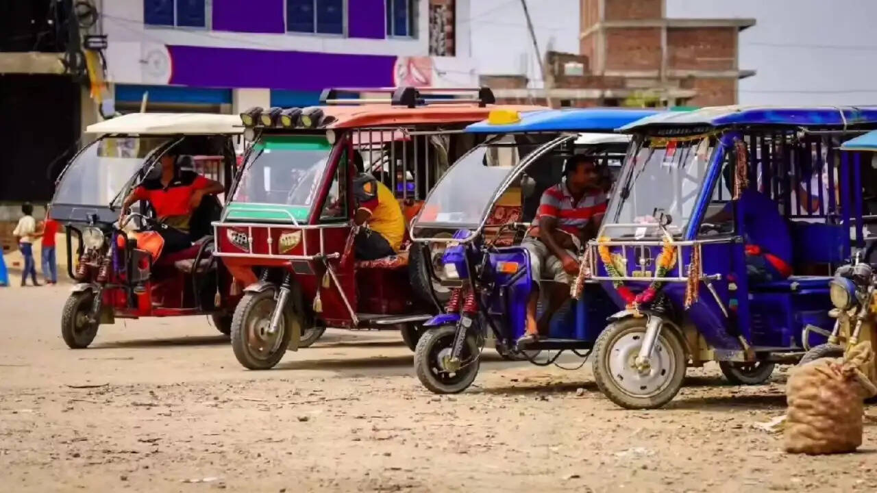 दिल्ली में नई ई-रिक्शा नीति: सड़क सुरक्षा और ट्रैफिक सुधार की दिशा में कदम