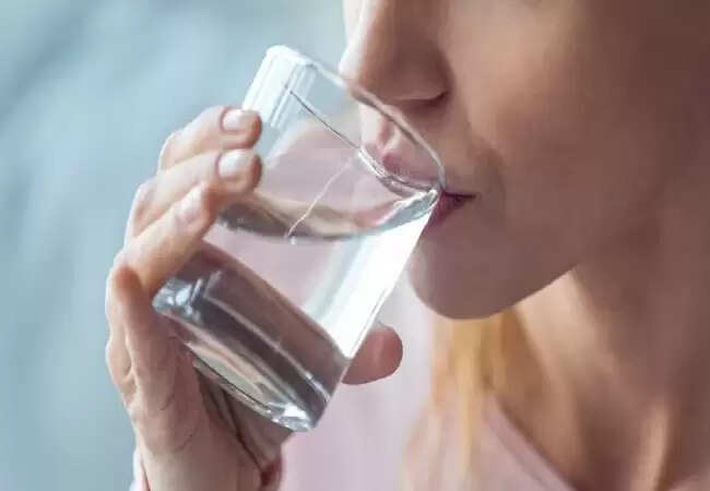 पानी की कमी से होने वाली स्वास्थ्य समस्याएं और दैनिक आवश्यकता