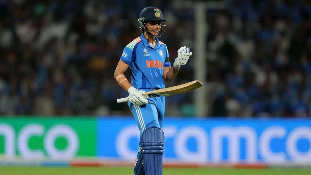 भारतीय महिला क्रिकेट टीम ने जीता वर्ल्ड कप, स्मृति मंधाना को लगा झटका