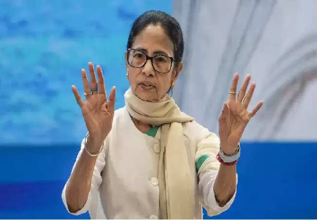 ममता बनर्जी ने दुर्गा आंगन परियोजना पर उठे सवालों का दिया जवाब