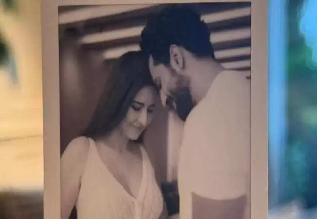 कैटरीना कैफ और विक्की कौशल ने प्रेग्नेंसी की खबर साझा की