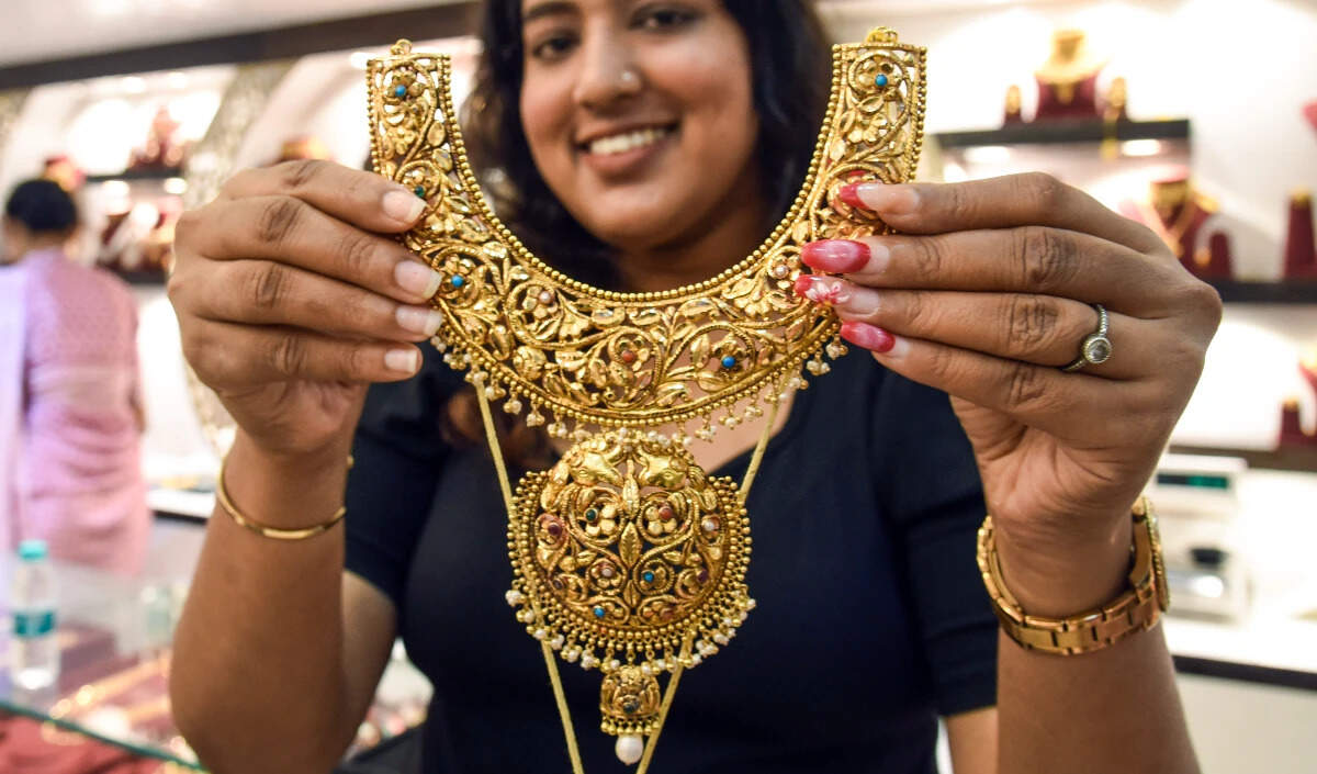 सोने और चांदी की कीमतों में भारी उछाल, ईरान-अमेरिका तनाव का असर