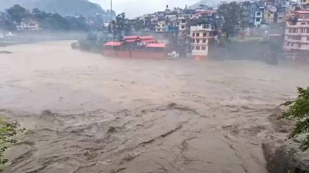 हिमाचल प्रदेश में मॉनसून से भारी तबाही: 75 लोगों की जान गई