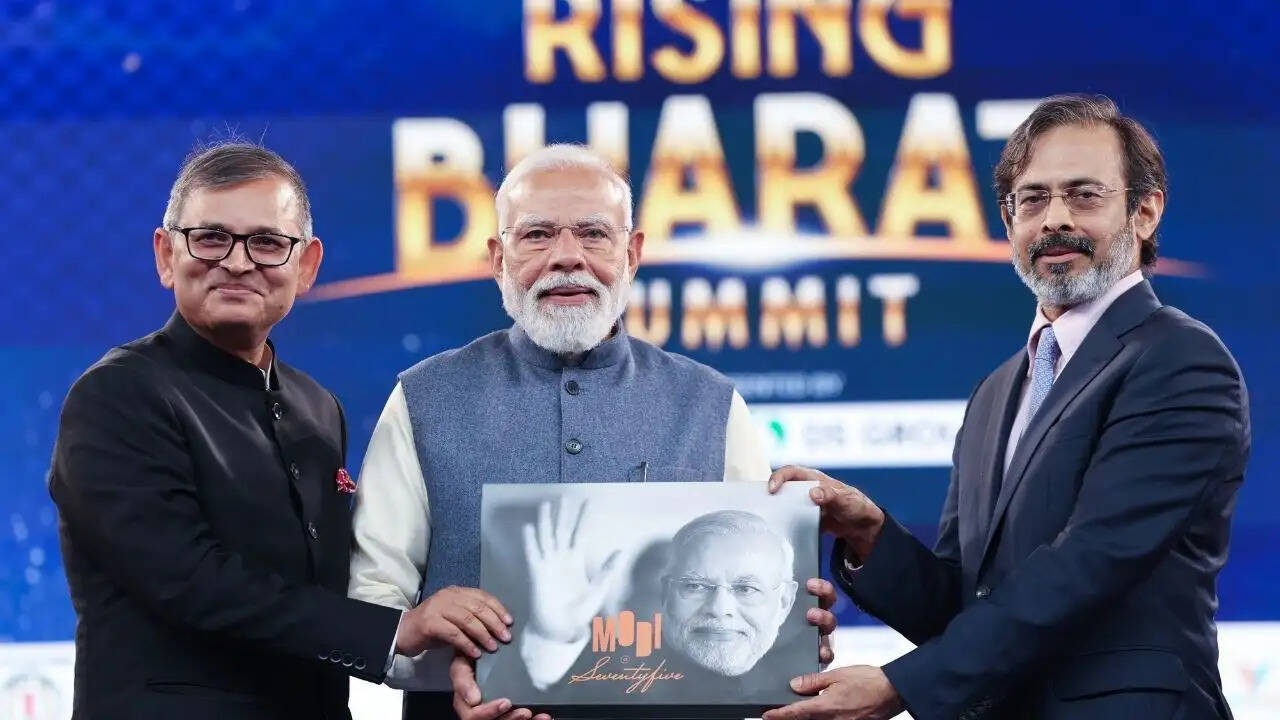 प्रधानमंत्री मोदी ने राइजिंग भारत समिट में वैश्विक छवि पर चर्चा की