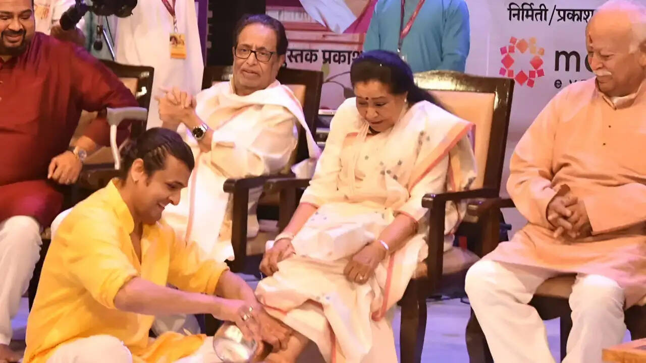 संगीत की दिग्गज आशा भोसले का निधन: सोनू निगम ने दी भावुक श्रद्धांजलि