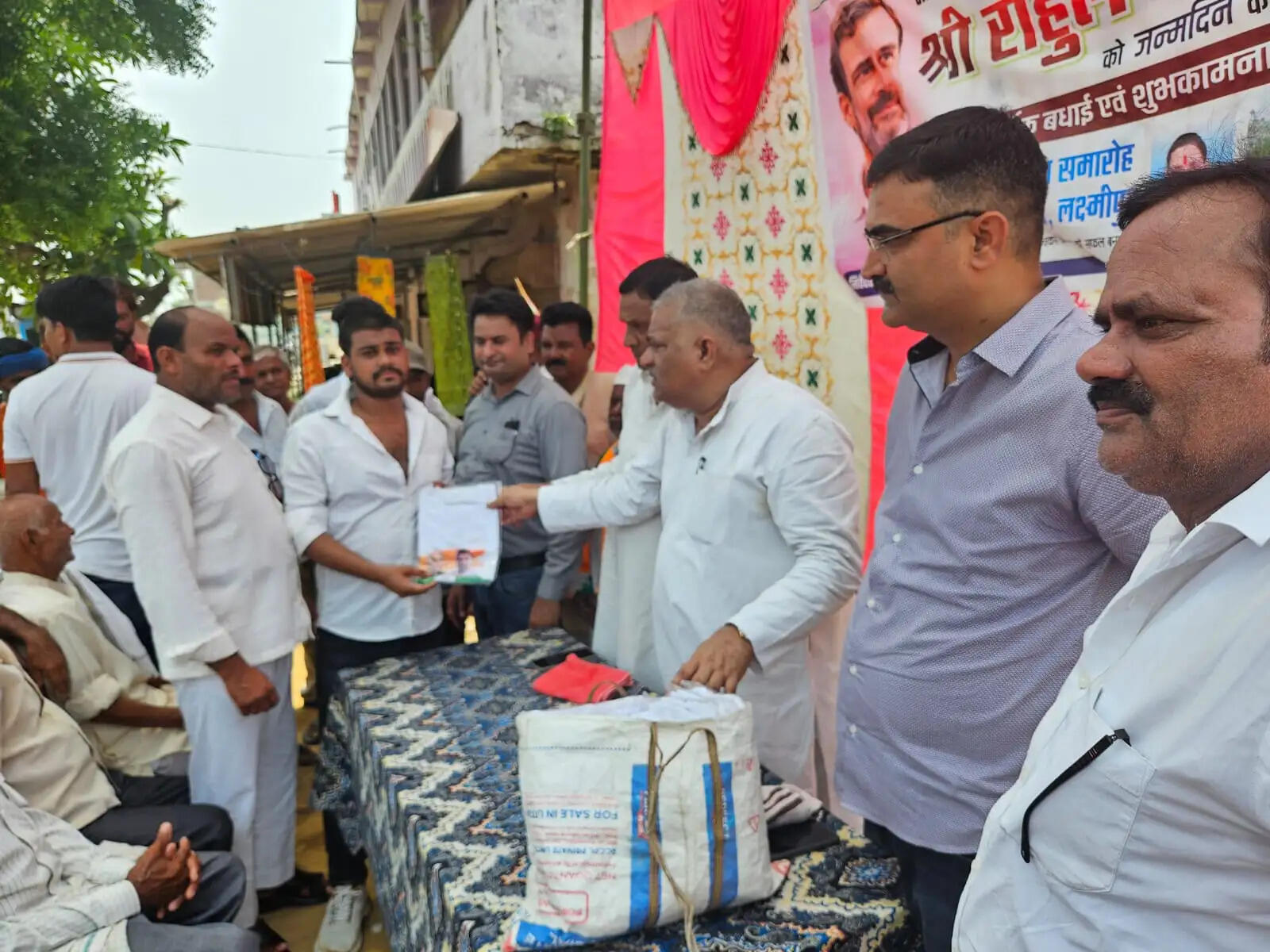 राहुल गांधी का जन्मदिन मनाया गया, कांग्रेस कार्यकर्ताओं में उत्साह