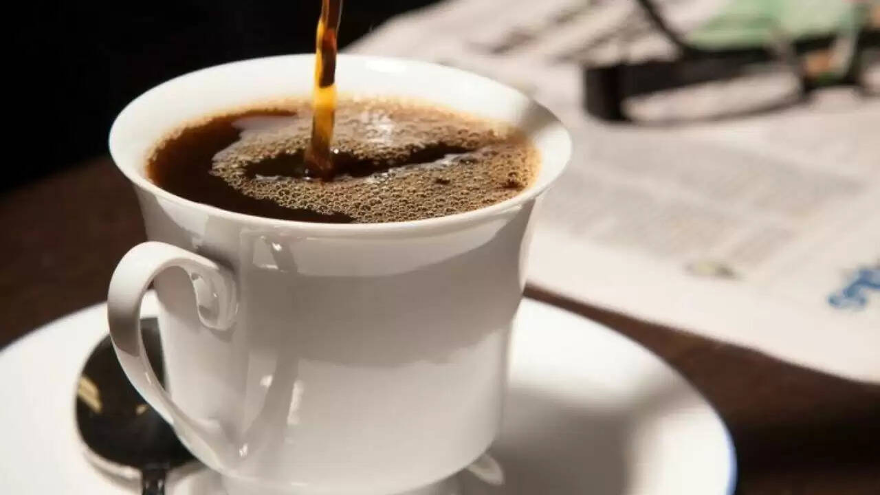 ब्लैक कॉफी के अधिक सेवन के दुष्प्रभाव: जानें क्या हैं नुकसान